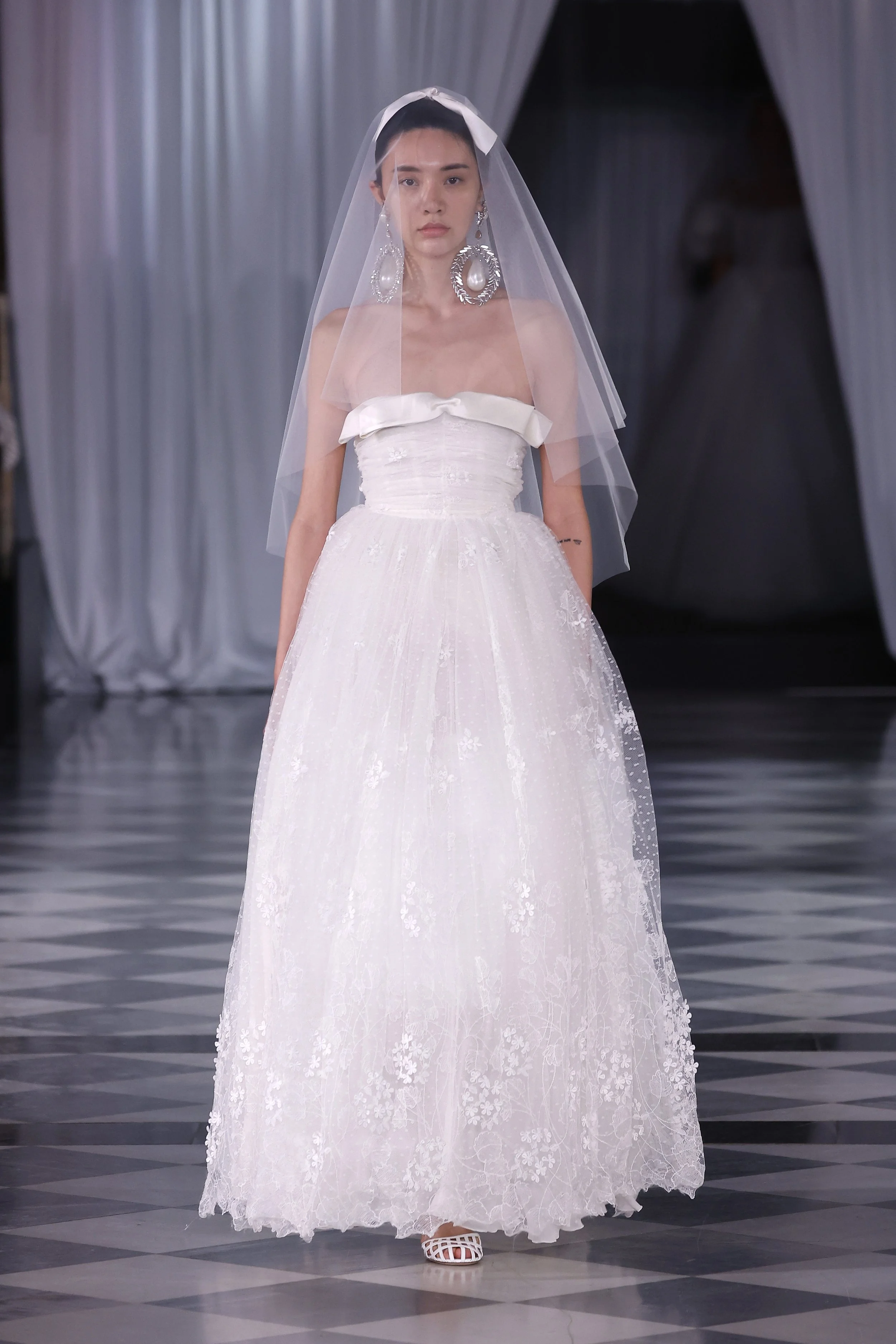 Giambattista Valli 25SS ドレス-ロング ホワイト系 Giambattista Valli Bridal Spring 2025 Collection [PHOTOS]